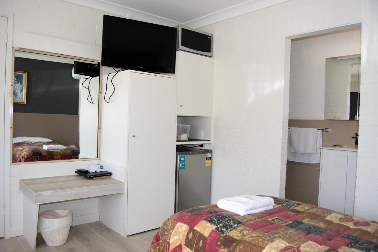 Civic Motor Inn Каура Экстерьер фото